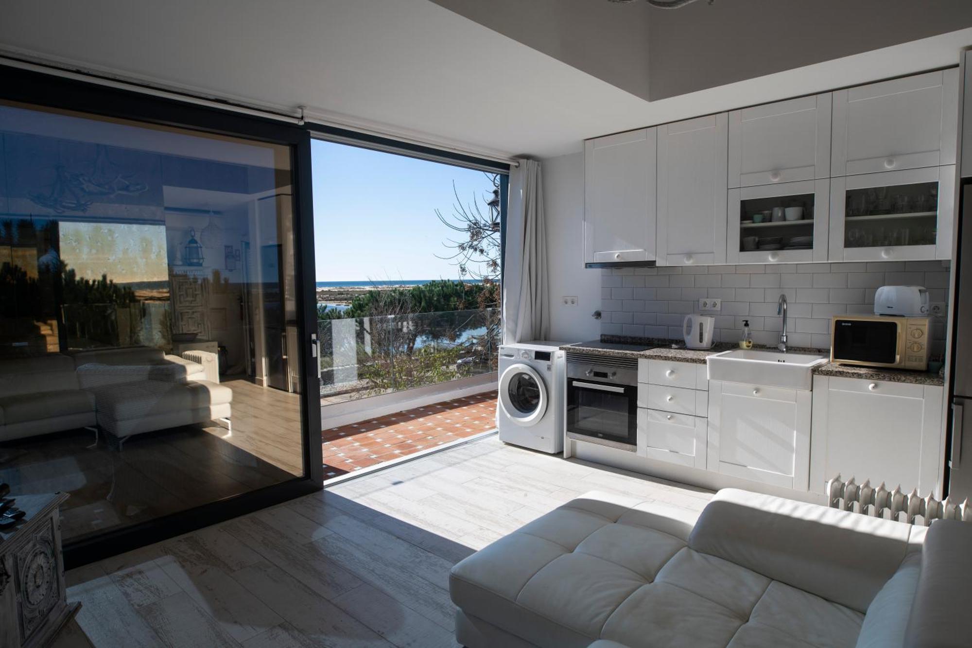 The House Roof Apartment *